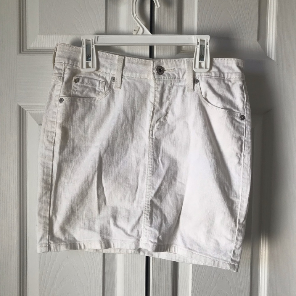 Levi’s white denim skirt